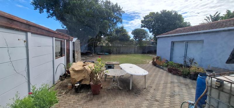 3 Bedroom Property for Sale in Bothasig Western Cape